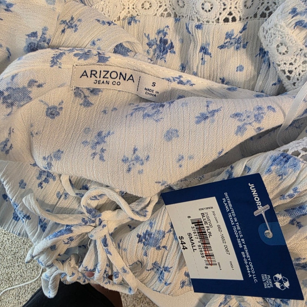 Arizona Jean Co Blue Floral Lace Trim Tie Front Crop Top Bell Sleeve Small NWT - Picture 6 of 7